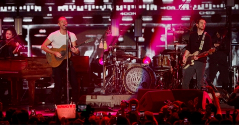 Группа Coldplay выпустила сингл «Flags»