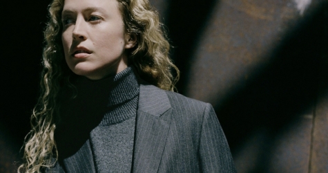 COS выпустил кампанию новой осенне-зимней коллекции