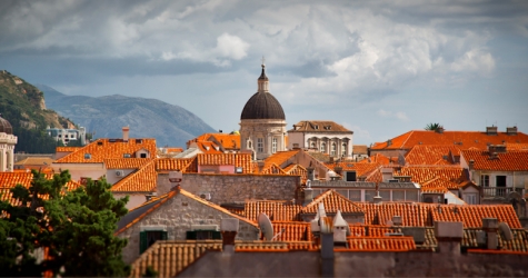 Власти Хорватии ужесточили правила въезда в страну из-за COVID-19