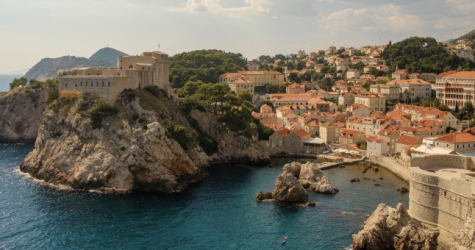 Власти Хорватии отменили ПЦР-тесты для привитых «Спутником V» российских туристов