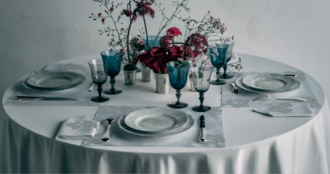 Dior выпустил видео о создании коллекции посуды Toile de Jouy