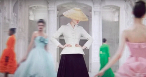 На YouTube появился фильм о выставке Christian Dior в Париже