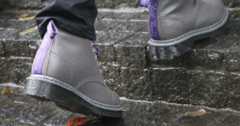 Dr. Martens и The North Face выпустили ботинки с фиолетовыми шнурками