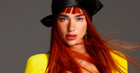 Дуа Липа снялась в осенне-зимней кампании Versace с новым цветом волос