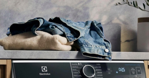 Electrolux призывает отказаться от стирки денима на 30 дней, чтобы сократить расход воды