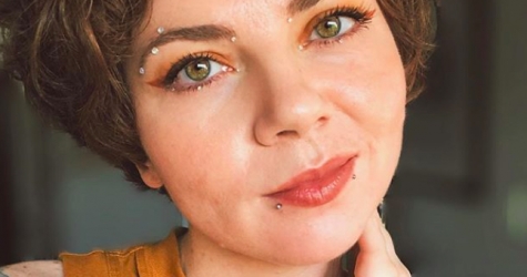 Визажист «Эйфории» проведет мастер-класс в Zoom