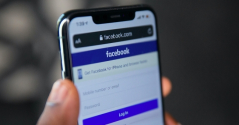 Facebook перестанет продвигать политический контент