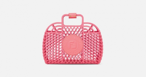 Fendi выпустил сумки-корзинки из переработанного пластика