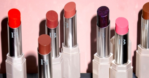 Fenty Beauty выпустил линейку помад с блеском