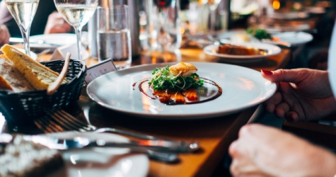 В 2020 году в центре Москвы закрылись более двухсот кафе и ресторанов