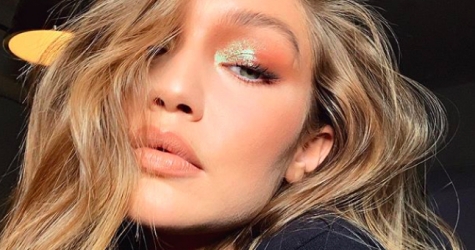 Джиджи Хадид поделилась своими пленочными фотографиями с недель моды