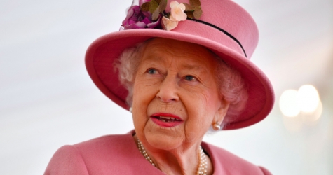 Елизавета II выпустила джин на травах, собранных в Сандрингеме