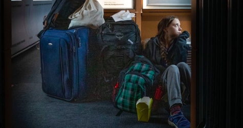 Грета Тунберг выложила снимок из переполненного поезда — компания-перевозчик заявила, что она ехала первым классом