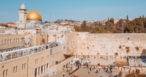 Власти Израиля разрешили гражданам отказаться от ношения масок в помещениях