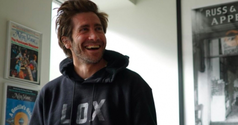 Джейк Джилленхол сделал мерч с надписью «LOX» — это оценили русскоязычные пользователи соцсетей