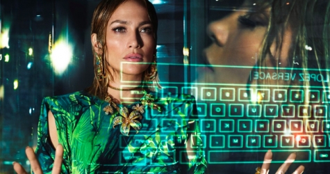 Дженнифер Лопес снялась в новой кампании Versace