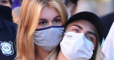 Кайя Гербер и Кара Делевинь сделали парные татуировки