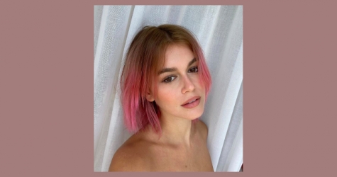 Кайя Гербер снова сменила цвет волос — на розовый