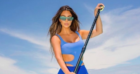 Ким Кардашьян выложила новый снимок в инстаграме — ее сравнили с экшен-фигуркой