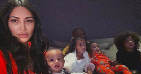 Ким Кардашьян показала семейный снимок из самоизоляции