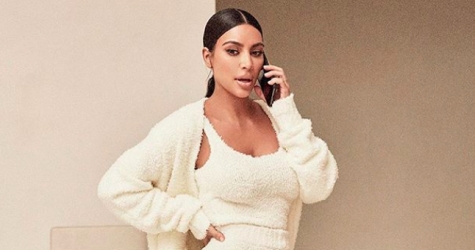 Ким Кардашьян выпустила махровые халаты, топы и велосипедки