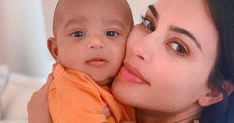 Ким Кардашьян покрестила младших детей в Армении