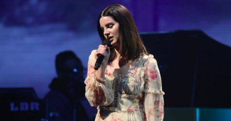 Лана Дель Рей выпустила новую песню «Let Me Love You Like a Woman»