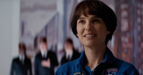 Натали Портман смотрит на Землю из космоса в новом трейлере фильма «Бледная синяя точка»