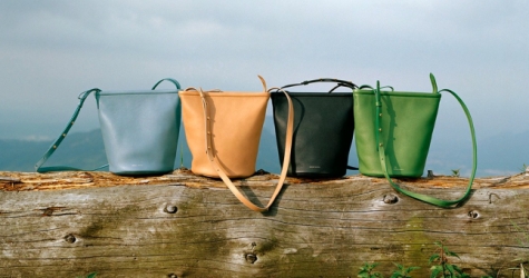 Mansur Gavriel представил новую модель сумки-ведра