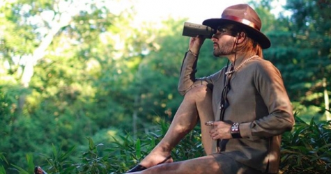 Марк Джейкобс показал образ для наблюдения за птицами на природе