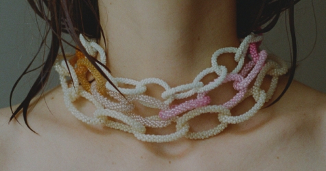 Команда Mirstores запустила марку украшений из бисера