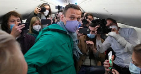 Минпросвещения рекомендовало родителям оградить своих детей от «прогулок» в поддержку Алексея Навального