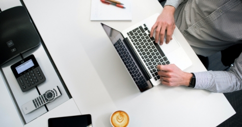 Власти России предложили организациям самостоятельно определять режим работы с 4 по 7 мая