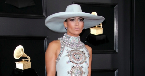 Бренд Ralph & Russo, который носят Меган Маркл и Дженнифер Лопес, спасается от банкротства