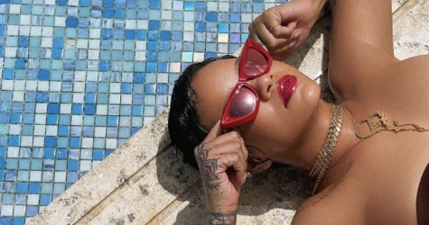 Forbes назвал Рианну самой богатой певицей в мире