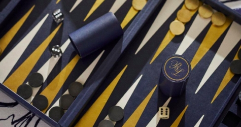 Салон Galerie46 представил подборку настольных игр для поклонников «Хода королевы»