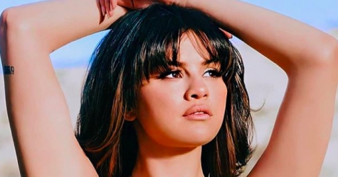 Селена Гомес повторила прическу Дженнифер Энистон времен «Друзей»