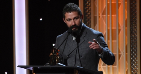 Шайя Лабаф поставил иммерсивный спектакль о пандемии коронавируса