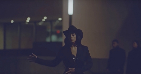 Танцы на ночных улицах в новом видео Соланж «Things I Imagined / Down With the Clique»