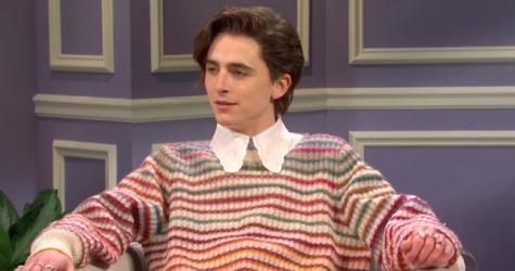 Лук Тимоти Шаламе, в котором он изобразил Гарри Стайлза на Saturday Night Live, выставят на аукцион