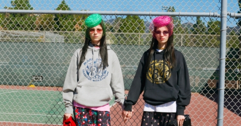 Марк Джейкобс выпустил коллаборации с New York Magazine и комиксами Peanuts