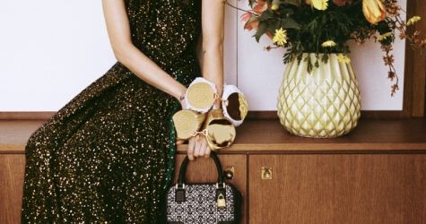 В ЦУМе появилась сумка-браслет Loewe