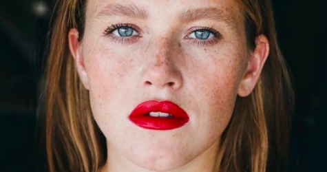 Страница Варвары Шмыковой исчезла с сайта Центра имени Мейерхольда — актриса поддержала Алексея Навального