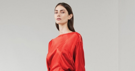 Виктория Бекхэм выпустила капсульную коллекцию по мотивам архивов своего бренда