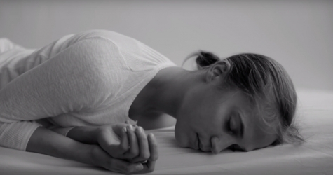 Алисия Викандер снялась в клипе The National на песню «Light Years»