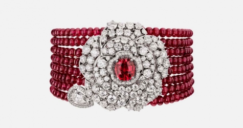 Украшения-камелии в новой ювелирной коллекции Chanel