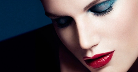 Мастер-класс: образ Саскии де Брау в зимней кампании Giorgio Armani