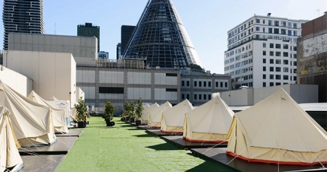 На крыше отеля в Мельбурне расположился кемпинг