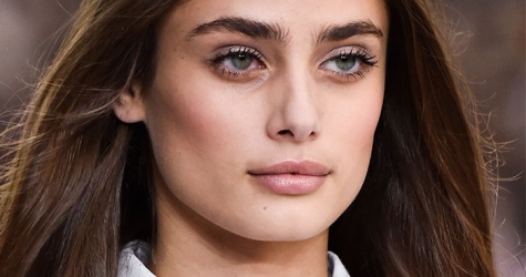 Красота в деталях: образы с показа Chanel