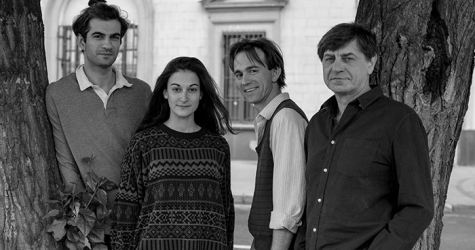 \"Были и есть только тополя\": спектакль-кинофильм Мастерской Петра Фоменко